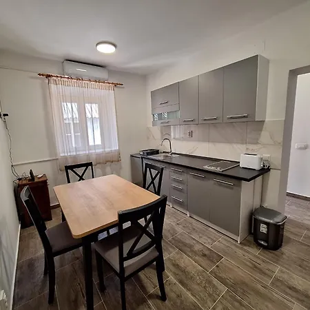 Neptun Apartment Maslinica